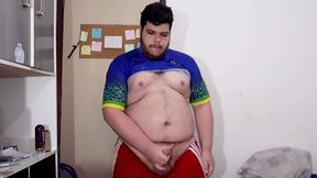 punheta depois do futebol - nada melhor que gozar depois do esporte e de ver meus amigos heteros correndo de short, suados e com o pau balancando - fernando devil solo