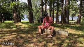 je me masturbe devant des voyeurs au lac des montagnes
