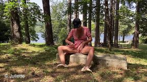 je me masturbe devant des voyeurs au lac des montagnes