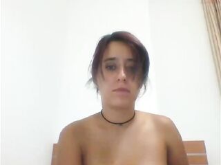 Amateur pair makes porn clip going out at home