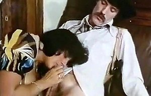 Vintage-Milf auf haarige Muschi gespritzt