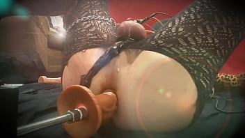 Jett Hoover machine pissing and cumming in own mouth and fucking self with electo stim and machine