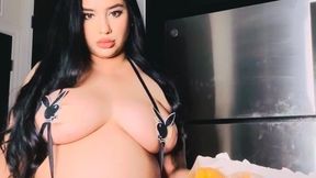 BBW PIGGY STUFFS HERSELF WITH DONUTS LIKE A FAT PIG