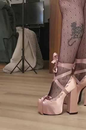 Shoejob with Pink Platform