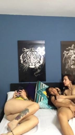 I masturbate my stepsister in the presence of her horny girlfriend