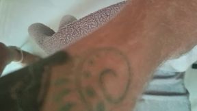 Alise Pee and Shows Beautiful Feet and Toes