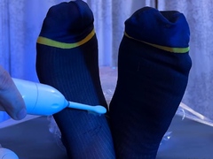 Hairy Dallas Experienced Feet Tickles While Wrapped
