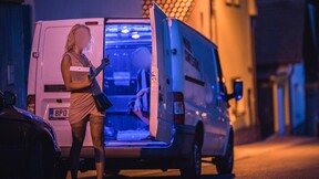 Sexy Blonde Takes It All: Van Encounter with Explicit Details!