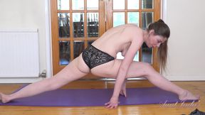 Auntjudys - Workout Time with Tall Hot Yoga MILF Alice Maze