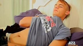 It's always hot watching a gorgeous young straight guy