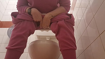 Big Pee in a Very Dirty Public Toilet 4K