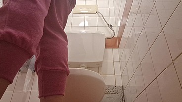 Big Pee in a Very Dirty Public Toilet 4K