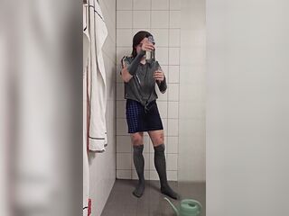 Bizarre Pee Party - Extraordinary wetting