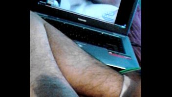 viendo porno y asiendome paja