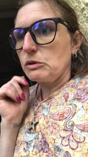 Spectacular moment from "Pissy mommy making lemonade for her dirty boys"