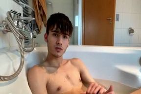 slender twink Jacking In The baths
