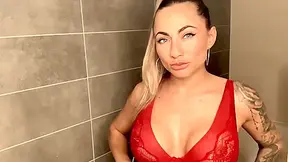 Isizzu Pissing To The Bath !