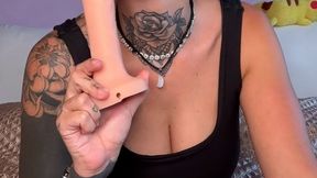 Faccio la zozza con il dildo