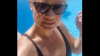 Exhib &agrave_ la piscine