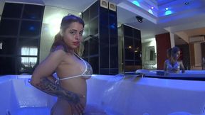 lulitastar en el jacuzzi y ducha tetona de argentina