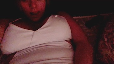 Marido saiu pensei no pau dele e gozei