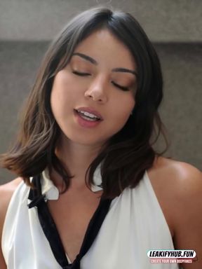 Slim American actress Joi shows off her fake latina aubrey plaza in