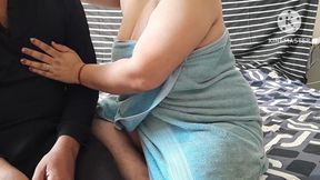 Indian Desi Bhabhi Sex with Milkman