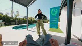Redhead Kim Possible sucks huge cock in cosplay parody