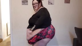 SSBBW destroys and rips body suit - 7XL