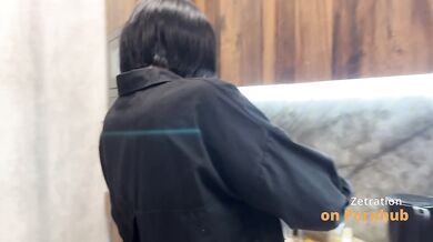 Друг подарил айфон - пришлось его отблагодарить. Только бы парень не узнал. Footjob, POV, сюжет.