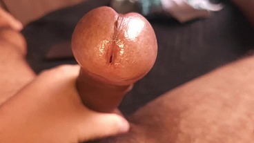 Gozou com uma pica grossa em sua garganta socando forte.