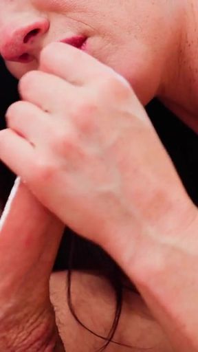 Mommyblowsbest Jessica Hires Assistant to Satisfy Her Oral Fixation