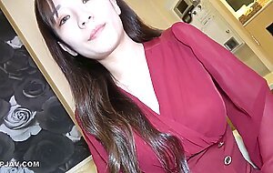 Baby-faced -cup busty beauty! assistant of that popula