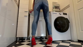 Desperate Wetting my Jeans and in my sexy Red HighHeels and play with