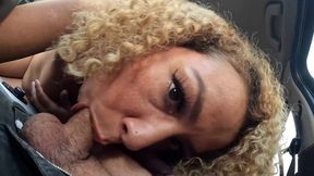 mc fiama entra no carro tira a roupa e vai de boca mamar o motorista