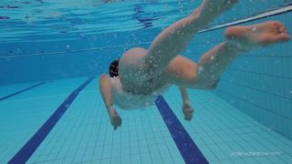 Katy Soroka Furry Nubile Underwater