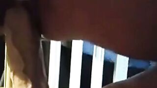 Svenska tjejsprut med stor dildo