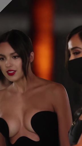 Filipina celebrity's sexy jiggle gets attention