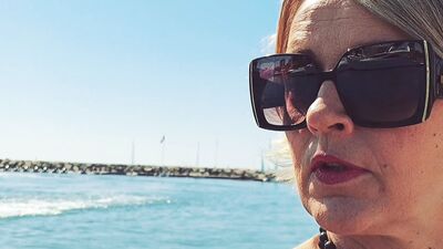 RUNNING LOVE – A Visual Story of Obsession, Escape, and Love