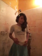 Tempting Indian chick taking shower in front of camera