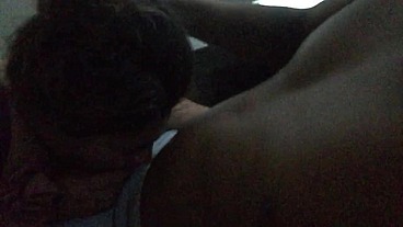 Big booty white bitch throwing it back for a thug