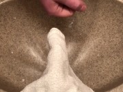 Using lotion to masterbate, look at that thick load at the end !