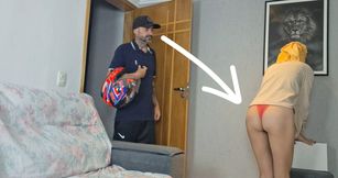 Married only in panties pranks a delivery man!