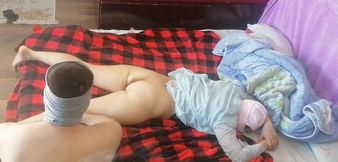 Hot couple gets body massaged with oil. An amateur woman jerks me off until I.