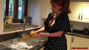 Horny Housewife!