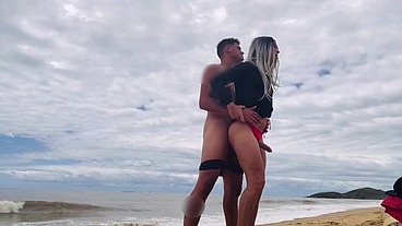 FUDENDO GOSTOSO NA PRAIA