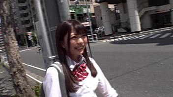 ハメ撮り超敏感ちっぱい美 彼氏そっちのけで他人棒をびちょびちょまんこに出し入れ