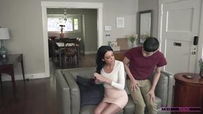 ”Moms Teach Sex: Bareback With My Stepmum, Jamie Michelle”