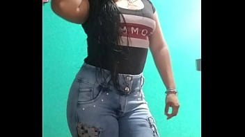 Que les parece esta chiquita esposa infiel muy caliente y cachonda pervertida