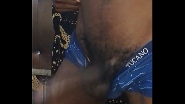 Eu big cock prometendo ao senhora milf que vou rasgar o c&uacute_ dela